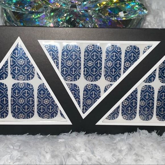 Colour Flash | Nail Strips - Seaside Treasures, Anchors & Ropes on a Navy base - Picture 6 of 9